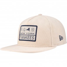New York Yankees New Era Khaki Summer Essential Golfer Snapback Hat