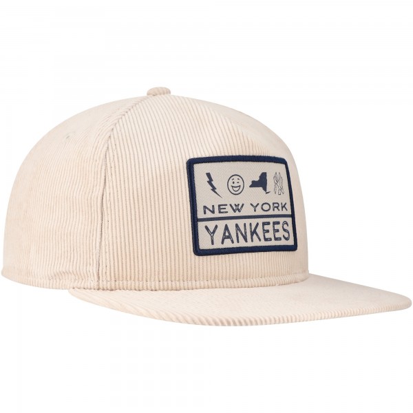 New York Yankees New Era Khaki Summer Essential Golfer Snapback Hat