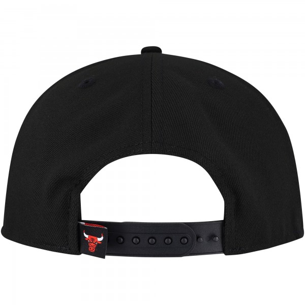 Бейсболка Chicago Bulls New Era Oversized Puff Print Logo Golfer - Black