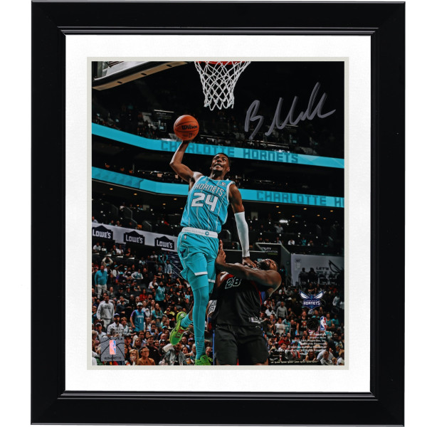 Фото с автографом Brandon Miller Charlotte Hornets Fanatics Authentic 8 x 10 Dunk In Teal