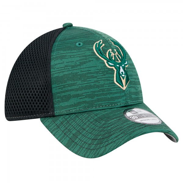 Бейсболка Milwaukee Bucks New Era Hunter Green Active Tech Neo Flex 39THIRTY