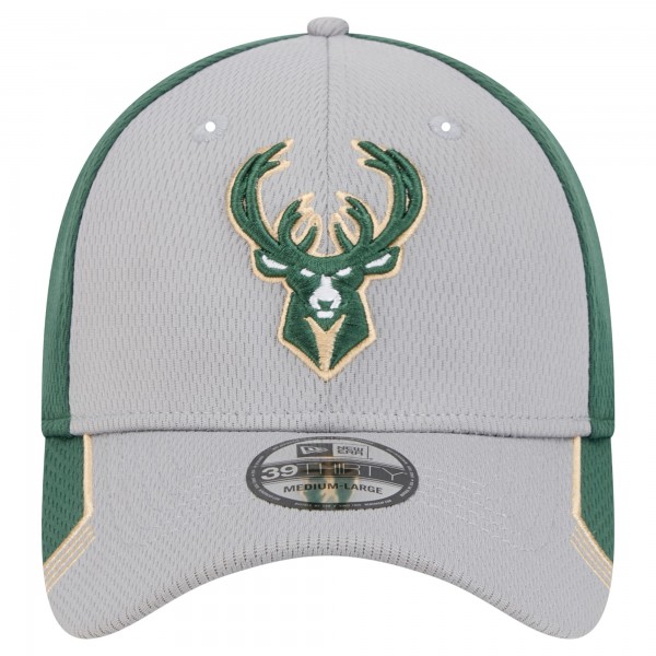 Бейсболка Milwaukee Bucks New Era Gray/Hunter Green Active Trim 39THIRTY