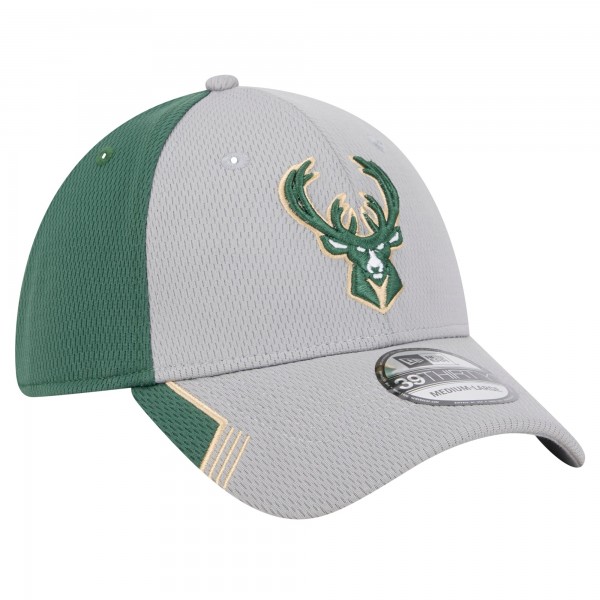 Бейсболка Milwaukee Bucks New Era Gray/Hunter Green Active Trim 39THIRTY