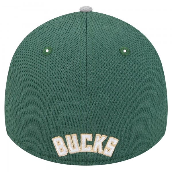 Бейсболка Milwaukee Bucks New Era Gray/Hunter Green Active Trim 39THIRTY