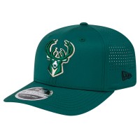 Бейсболка Milwaukee Bucks New Era Hunter Green Adventure Perform 9SEVENTY Stretch-Snap