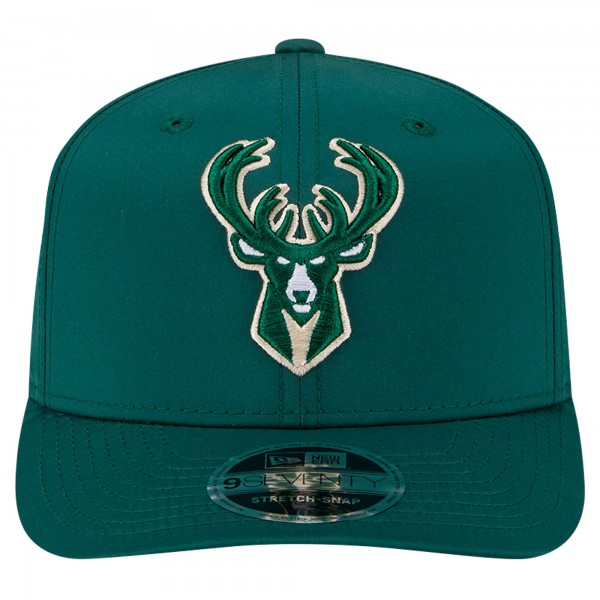 Бейсболка Milwaukee Bucks New Era Hunter Green Adventure Perform 9SEVENTY Stretch-Snap