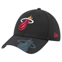 Бейсболка Miami Heat New Era Black Sport Night 39THIRTY