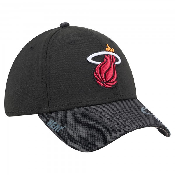 Бейсболка Miami Heat New Era Black Sport Night 39THIRTY