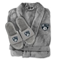 Шлепки Brooklyn Nets ISlide Unisex Faux Fur & Robe Bundle - Gray