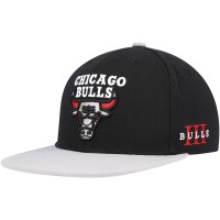Бейсболка Chicago Bulls Mitchell & Ness Black/Gray Core