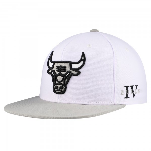 Бейсболка Chicago Bulls Mitchell & Ness White Core