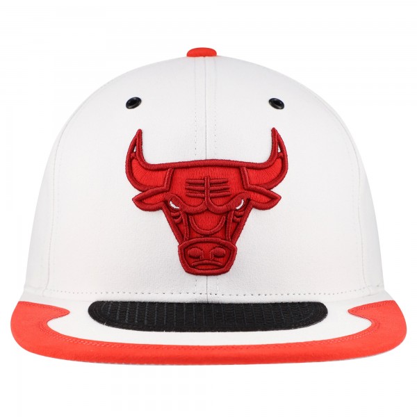 Бейсболка Chicago Bulls Mitchell & Ness Day 4 - White