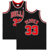 Игровая джерси Scottie Pippen Chicago Bulls Autographed Fanatics Authentic Mitchell & Ness Black 1997-98 Swingman