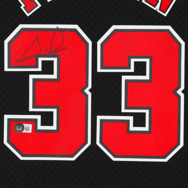 Игровая джерси Scottie Pippen Chicago Bulls Autographed Fanatics Authentic Mitchell & Ness Black 1997-98 Swingman