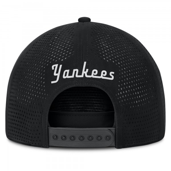 Бейсболка New York Yankees Fanatics Black Signature A-Frame