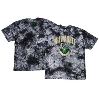 Футболка Milwaukee Bucks NBA x Two Hype Unisex Culture & Hoops Tie-Dye – Black