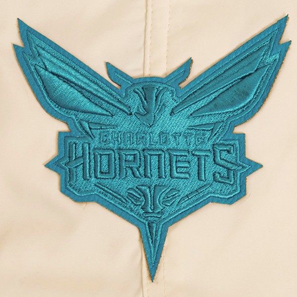 Шорты Charlotte Hornets Pro Standard Triple Tonal Woven - Cream