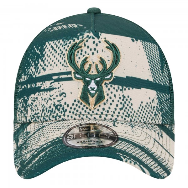 Бейсболка Milwaukee Bucks New Era Hunter Green/Cream Tip Off A-Frame Trucker 9FORTY