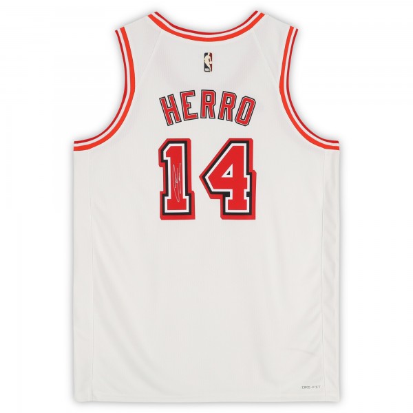 Игровая джерси Tyler Herro Miami Heat Autographed Fanatics Authentic White Nike 2022-23 Classic Swingman