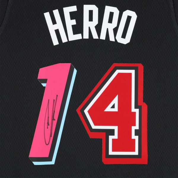 Игровая джерси Tyler Herro Miami Heat Autographed Fanatics Authentic Black Nike Mixtape Edition Swingman