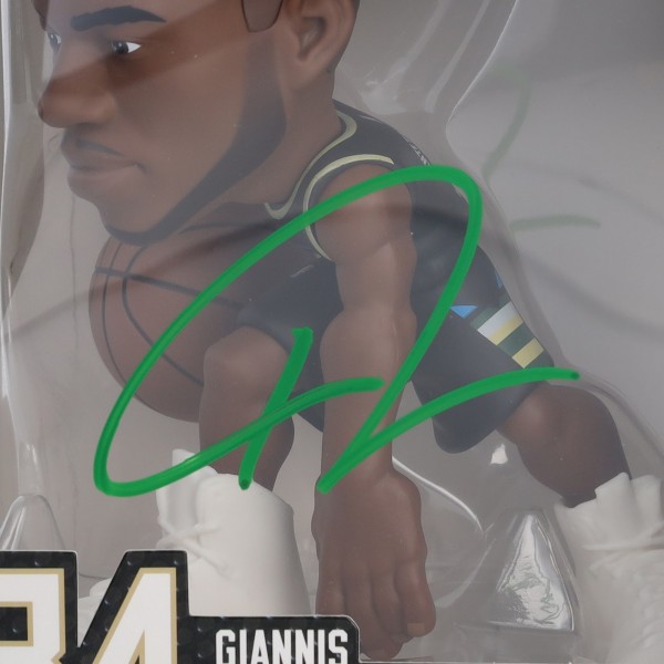 Giannis Antetokounmpo Milwaukee Bucks Autographed Fanatics Authentic smALL-STARS 6 Vinyl Figurine