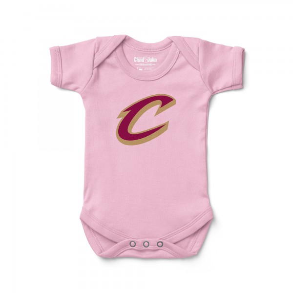 Newborn & Малышам Cleveland Cavaliers Chad & Jake Pink Primary Logo Bodysuit