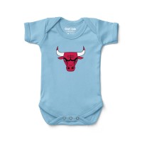 Newborn & Малышам Chicago Bulls Chad & Jake Light Blue Primary Logo Bodysuit