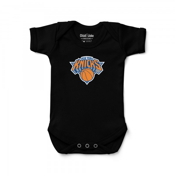 Newborn & Малышам New York Knicks Chad & Jake Black Primary Logo Bodysuit