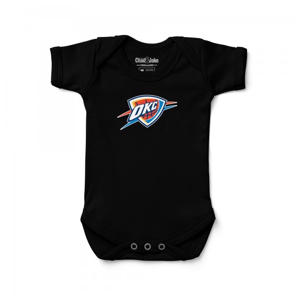 Newborn & Малышам Oklahoma City Thunder Chad & Jake Black Primary Logo Bodysuit