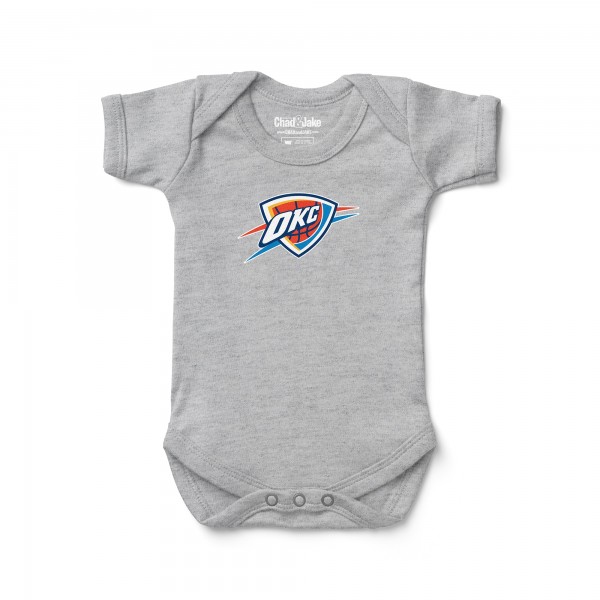 Newborn & Малышам Oklahoma City Thunder Chad & Jake Heather Gray Primary Logo Bodysuit