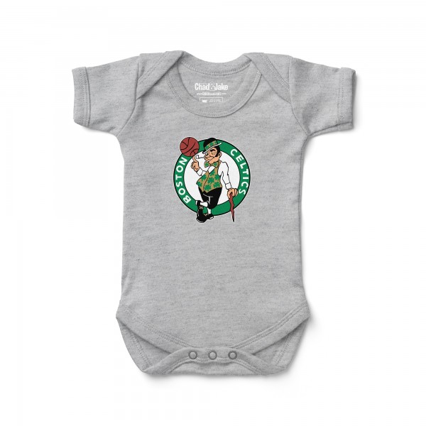 Newborn & Малышам Boston Celtics Chad & Jake Heather Gray Primary Logo Bodysuit