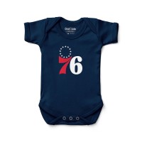 Newborn & Малышам Philadelphia 76ers Chad & Jake Navy Primary Logo Bodysuit