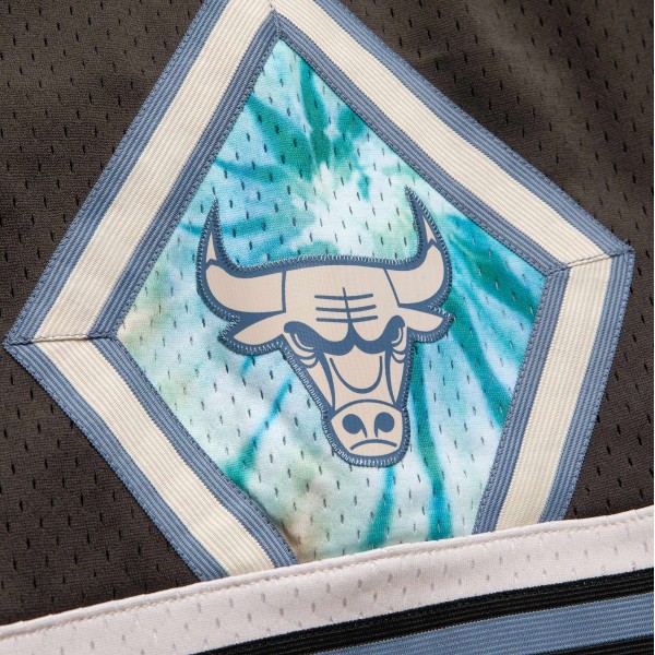 Шорты Chicago Bulls Mitchell & Ness Black 1997-98 Hardwood Classics Tie-Dye Swingman