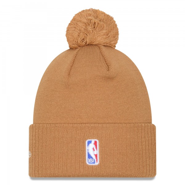 Шапка с помпоном Chicago Bulls New Era 2024/25 City Edition Cuffed Knit - Tan