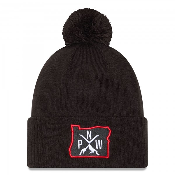 Шапка с помпоном Portland Trail Blazers New Era 2024/25 City Edition Cuffed Knit - Black