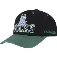 Бейсболка Milwaukee Bucks Mitchell & Ness Black/Hunter Green Backside Script Two-Tone Pro Crown