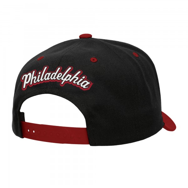 Бейсболка Philadelphia 76ers Mitchell & Ness Black/Red Backside Script 2-Tone Pro Crown