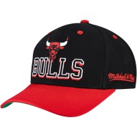 Бейсболка Chicago Bulls Mitchell & Ness Black/Red Backside Script 2-Tone Pro Crown