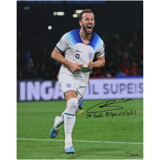 Фото с автографом Harry Kane England National Team Fanatics Authentic 16 x 20 White Jersey Celebrating 54th Goal with Multiple Inscriptions - Limited Edition of 23