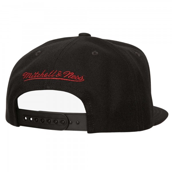 Бейсболка Miami Heat Mitchell & Ness Black Shattered