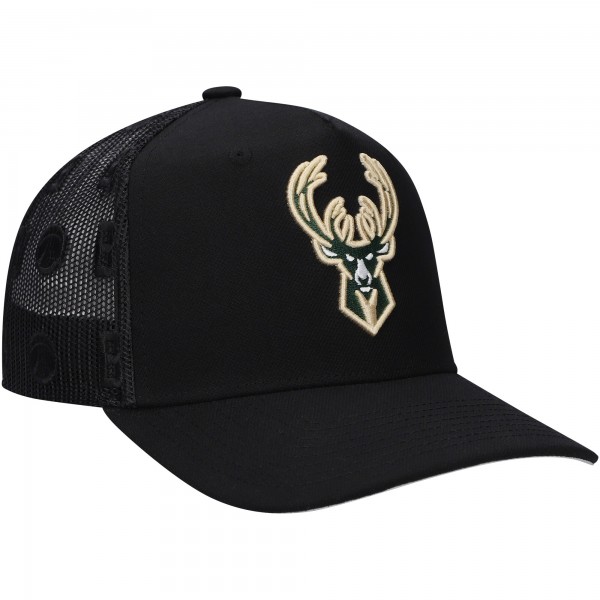 Бейсболка Milwaukee Bucks Mitchell & Ness Black Monogram Allover Logo Mesh
