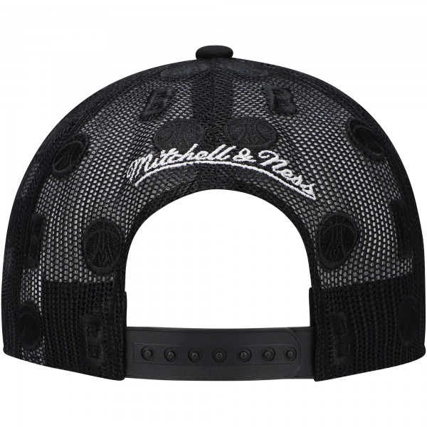 Бейсболка Milwaukee Bucks Mitchell & Ness Black Monogram Allover Logo Mesh