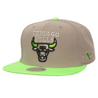 Бейсболка Chicago Bulls Mitchell & Ness Core V - Gray/Neon Green