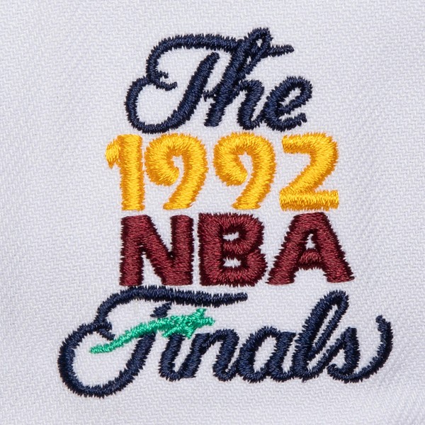 Бейсболка Chicago Bulls Mitchell & Ness Core - White/Gray