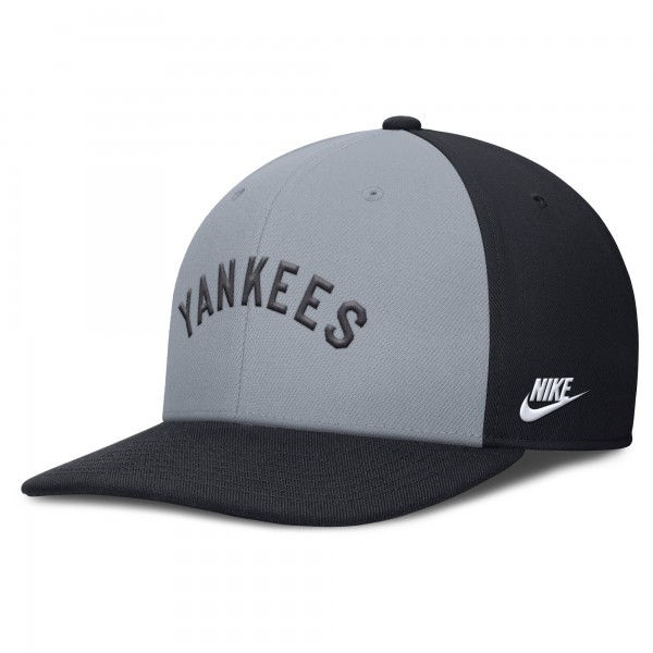 New York Yankees Nike Gray/Navy Pro Performance Snapback Hat