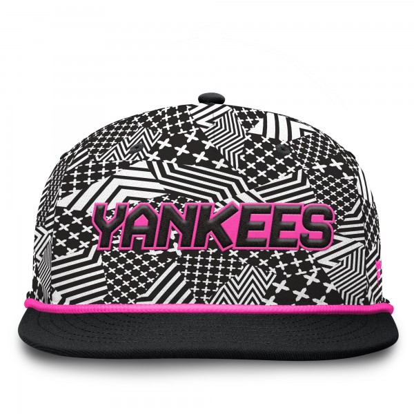 New York Yankees Fanatics Black Lets Glow Moon Shot Snapback Hat