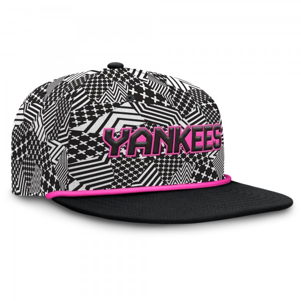 New York Yankees Fanatics Black Lets Glow Moon Shot Snapback Hat