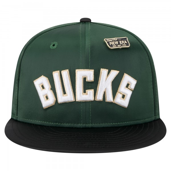 Бейсболка Milwaukee Bucks New Era Hunter Green/Black Throwback Satin Vintage Pin Two-Tone 59FIFTY