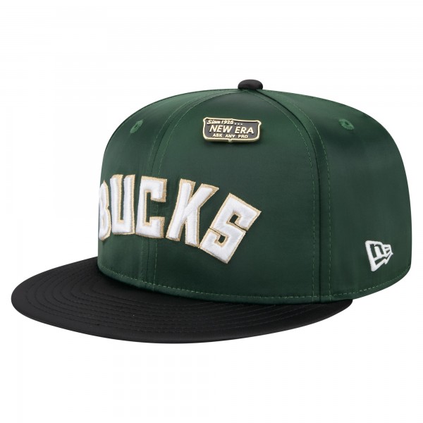 Бейсболка Milwaukee Bucks New Era Hunter Green/Black Throwback Satin Vintage Pin Two-Tone 59FIFTY