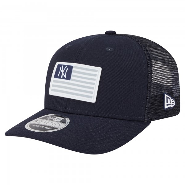Бейсболка New York Yankees New Era Navy Flag 9SEVENTY Stretch-Snap